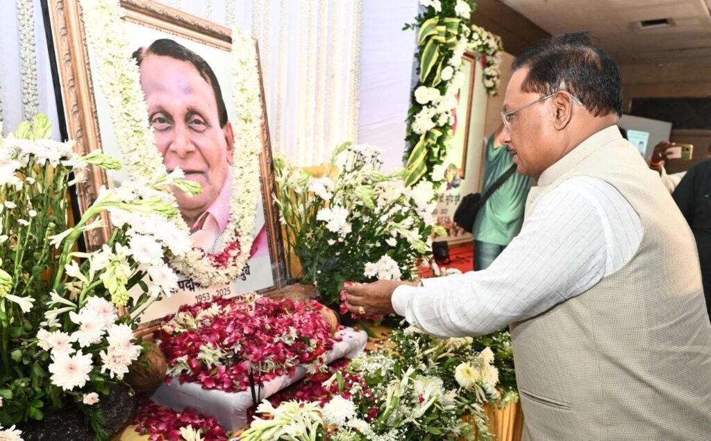सभी को हँसाने वाला कवि हमें रुलाकर चला गया – मुख्यमंत्री श्री साय…