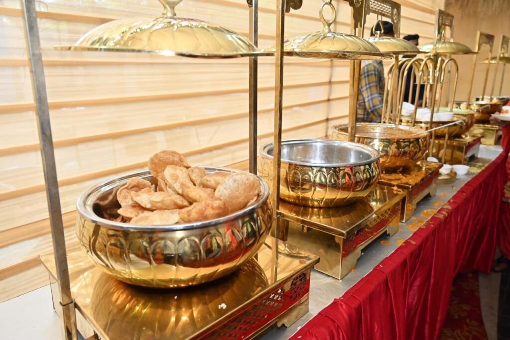 मुख्यमंत्री निवास में हरेली उत्सव: छत्तीसगढ़ी व्यंजनों की खुशबू से सराबोर हरेली तिहार…ठेठरी, खुरमी, पिड़िया, अनरसा, खाजा, करी लड्डू, मुठिया, गुलगुला भजिया, चीला-फरा, बरा और चौसेला में जीवंत की छत्तीसगढ़ी पाक शैली