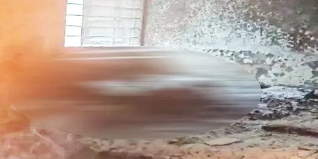 पिता के घर रह रही मां-बेटी की अधजली लाश मिली, इलाके में फैली सनसनी
