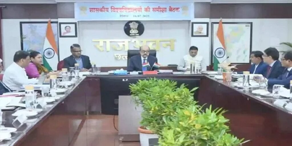 राज्यपाल ने ली कुलपतियों की बैठक, विश्वविद्यालयों से गुणवत्ता सुधार के लिए मांगा रोडमैप