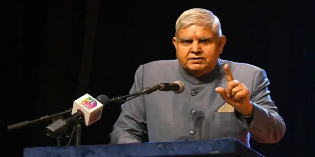 उपराष्ट्रपति के इस्तीफे को लेकर बड़ा खुलासा, प्रोटोकॉल तोड़कर राष्ट्रपति से मिलने पहुंचे थे धनखड़: सूत्र