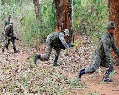 Naxalite Encounter: दंतेवाड़ा-बीजापुर बॉर्डर पर पुलिस और नक्सलियों के बीच मुठभेड़; एक नक्सली ढेर!