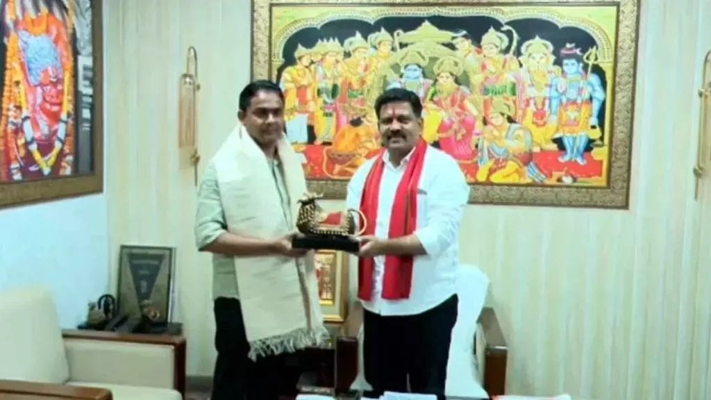 गृह मंत्री विजय शर्मा से मिले केरल बीजेपी के नेता अनूप एंटोनी