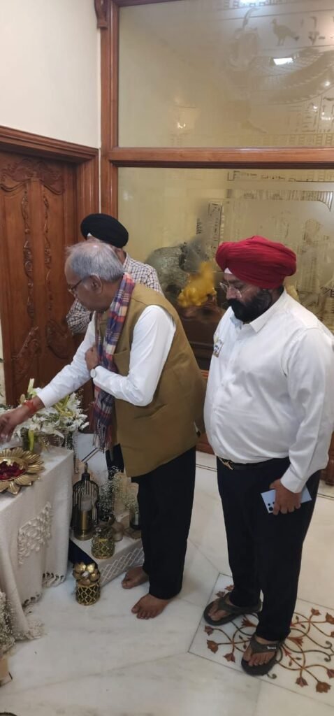 होरा निवास पहुंचे सांसद बृजमोहन अग्रवाल, ग्रैंड ग्रुप के चेयरमैन गुरुचरण सिंह होरा की माता स्वर्गीय प्रकाश कौर होरा के निधन पर शोक संतप्त परिवार को बंधाया ढांढस