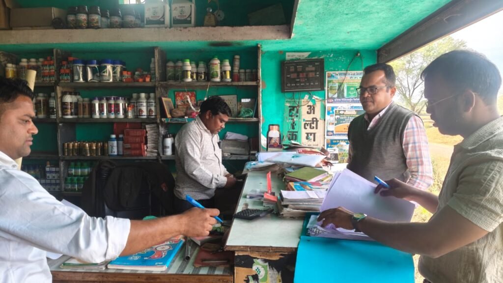 अवैध धान परिवहन एवं भंडारण पर जिला प्रशासन की सख्त कार्रवाई,449 क्विंटल धान जप्त खैरागढ़ कलेक्टर इंद्रजीत सिंह चंद्रवाल