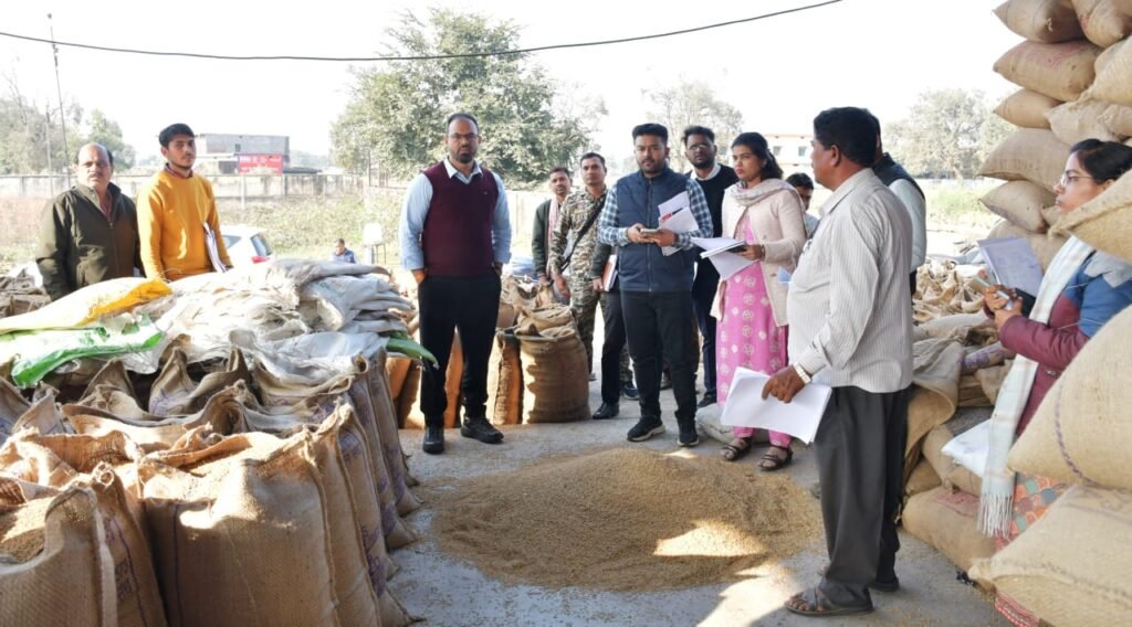 अव्यवस्था पर सरगॉव समिति प्रबंधक को लगाई फटकार, नोटिस व वेतन रोकने के दिए निर्देश