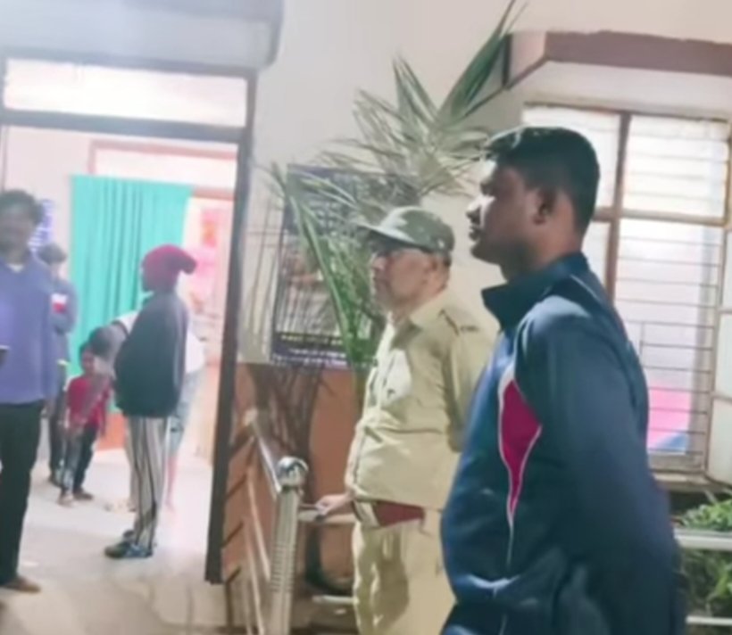 तालाब में नहाते समय लकड़बग्घे का हमला, युवक गंभीर रूप से घायल,वन विभाग ने तत्काल पहुंचकर कराया इलाज, 5 हजार की सहायता राशि प्रदान