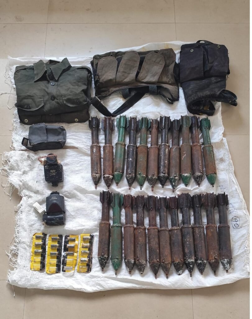 मैनपुर के जंगल में पुलिस की बड़ी सफलता : माओवादियों का भारी डम्प बरामद, 46.31 लाख नकद सहित हथियार और इलेक्ट्रॉनिक सामान जब्त