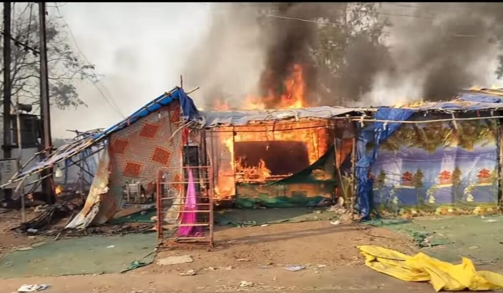 गिरौदपुरी में भीषण आग ट्रांसफार्मर से भड़की लीपटें दस दुकानें जलकर खाक