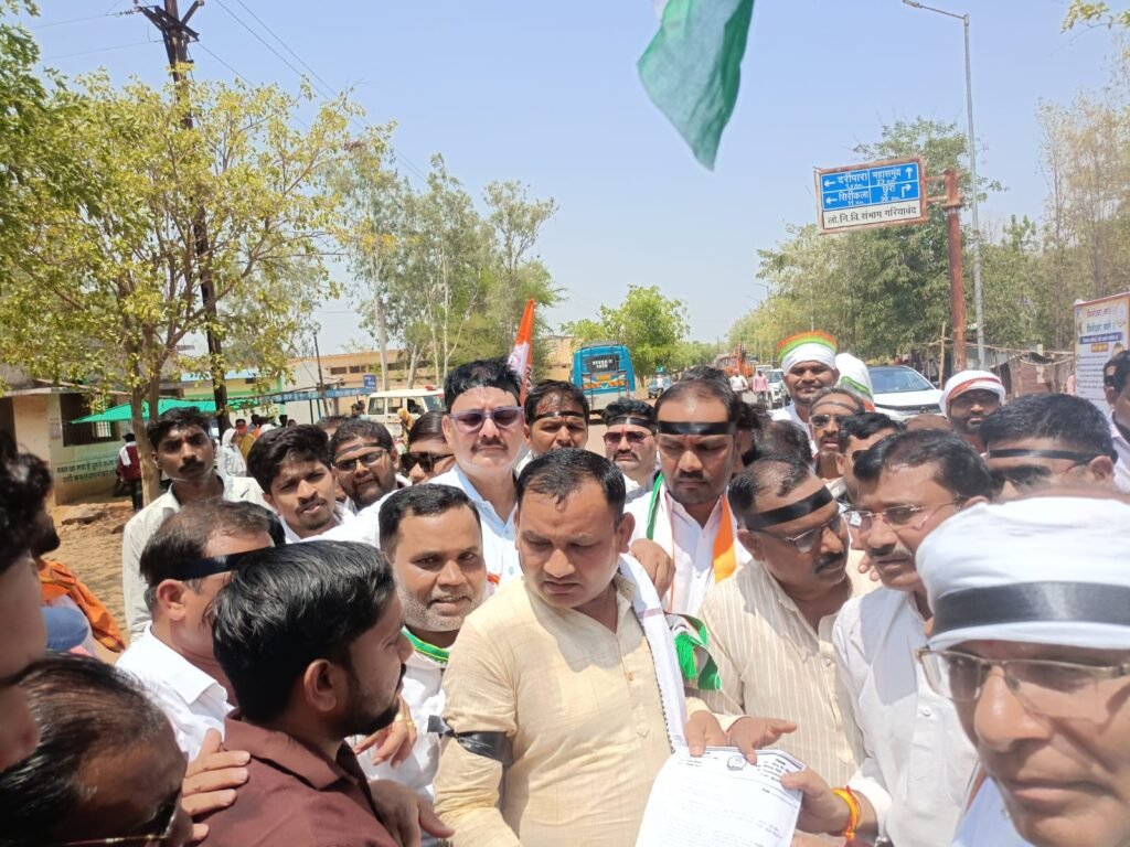 खाद संकट पर कांग्रेस का बड़ा आंदोलन, CM और विधानसभा अध्यक्ष को काले झंडे दिखाने का ऐलान